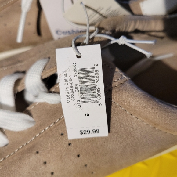 Old Navy light taupe sneakers - Picture 4 of 6